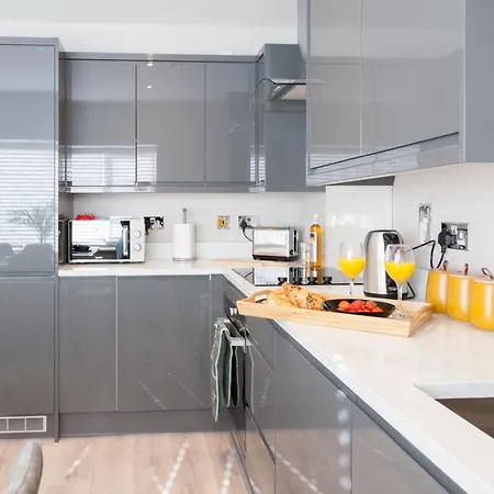 Perfect For Professionals, Contractors - Long Rates - Sleeps 6