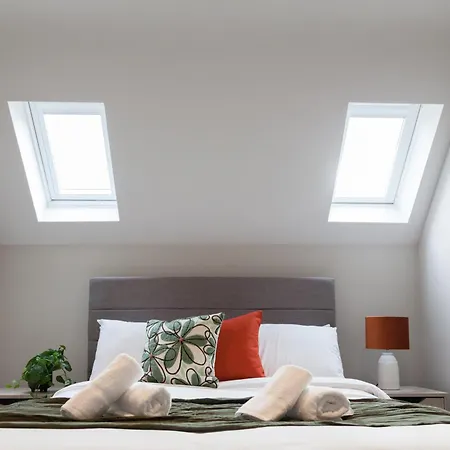 Perfect For Professionals, Contractors - Long Rates - Sleeps 6 Apartment Leeds (West Yorkshire)