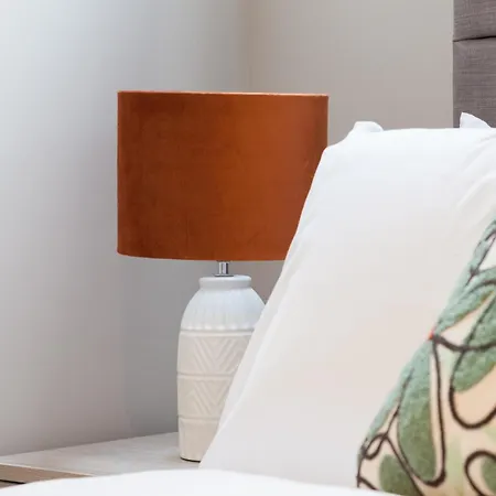 Perfect For Professionals, Contractors - Long Rates - Sleeps 6 Apartment Leeds (West Yorkshire)